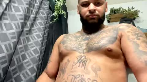 Snapshot of mrnineinch1995 chatting on February 23, 1:47 am mrnineinch1995 online show from February 23, 1:47 am