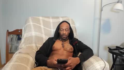 Snapshot of mromg007 chatting on March 13, 3:02 am mromg007 online show from March 13, 3:02 am