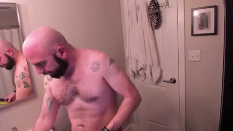 Snapshot of mrricomustachio chatting on February 1, 7:05 am Rico online show from February 1, 7:05 am