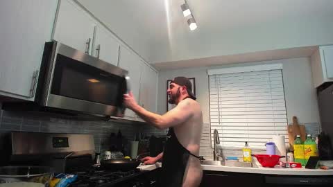 Snapshot of mrricomustachio chatting on February 5, 3:34 am Rico online show from February 5, 3:34 am