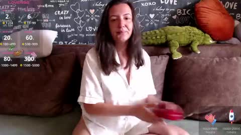 Lara online show from May 6, 9:36 am