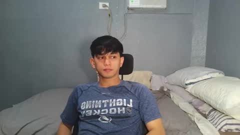 Snapshot of mrshawn95 chatting on October 8, 8:28 pm shawn online show from October 8, 8:28 pm