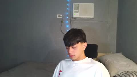 Snapshot of mrshawn95 chatting on November 4, 3:22 pm shawn online show from November 4, 3:22 pm