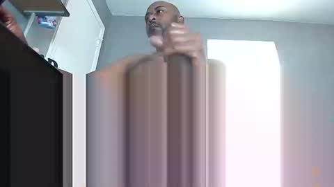 Snapshot of mrshowtime69 chatting on September 10, 12:16 pm MrShowtime69 online show from September 10, 12:16 pm