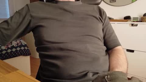 Snapshot of mrtsch chatting on February 25, 7:07 am Tony online show from February 25, 7:07 am