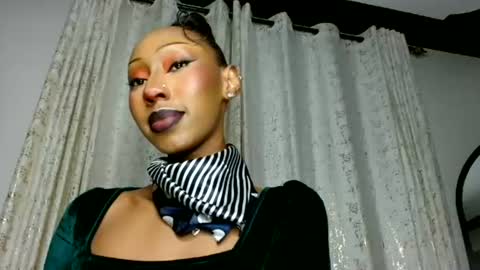 Snapshot of ms_crystal chatting on June 18, 4:22 pm ms_crystal online show from June 18, 4:22 pm