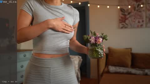 Snapshot of ms_dira chatting on February 10, 1:15 pm dira and the riru tribe online show from February 10, 1:15 pm