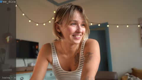 Snapshot of ms_dira chatting on February 14, 12:13 pm dira and the riru tribe online show from February 14, 12:13 pm