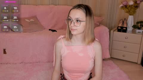 Snapshot of ms_elizabethqueen chatting on December 22, 6:48 pm Elizabeth online show from December 22, 6:48 pm
