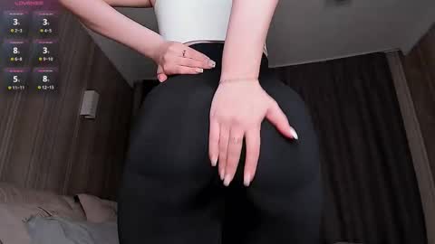 Snapshot of ms_elizabethqueen chatting on October 19, 12:50 pm Elizabeth online show from October 19, 12:50 pm