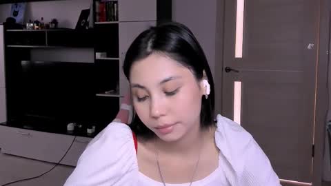 ms_emily_ online show from March 11, 11:05 am