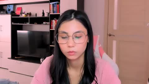 ms_emily_ online show from May 30, 9:50 am