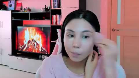 Snapshot of ms_emily_ chatting on June 24, 10:25 am ms_emily_ online show from June 24, 10:25 am