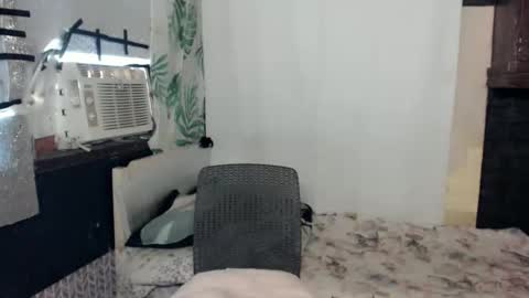 Snapshot of ms_jea chatting on May 20, 12:39 am ms_jea online show from May 20, 12:39 am