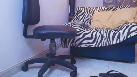 Snapshot of ms_leydi chatting on May 27, 5:04 am ms_leydi online show from May 27, 5:04 am