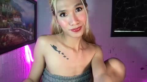 Snapshot of ms_maureenx69x chatting on April 23, 1:18 am ms_maureenx69x online show from April 23, 1:18 am