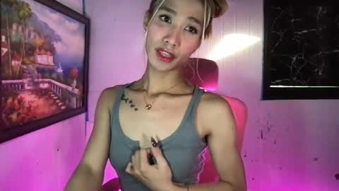 Snapshot of ms_maureenx69x chatting on April 28, 10:48 pm ms_maureenx69x online show from April 28, 10:48 pm