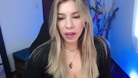 Snapshot of ms_sofiax chatting on October 29, 3:36 pm Sofia online show from October 29, 3:36 pm