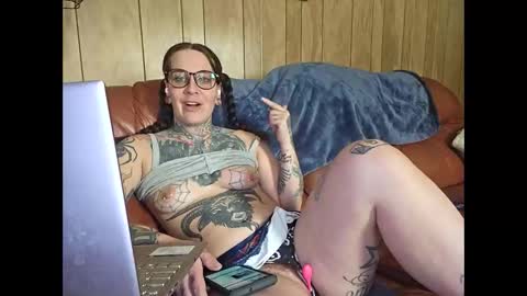 Snapshot of msbutcherwithasmile chatting on January 17, 4:22 pm Msbutcher online show from January 17, 4:22 pm