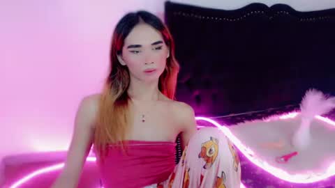 mscherry_ online show from December 21, 4:47 pm