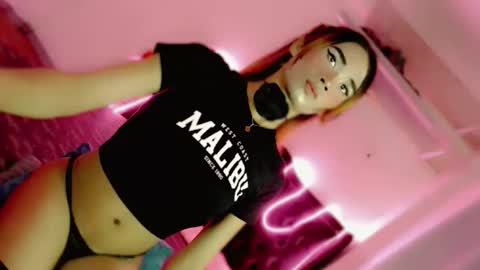 Snapshot of mscherry_ chatting on February 3, 6:35 pm mscherry_ online show from February 3, 6:35 pm