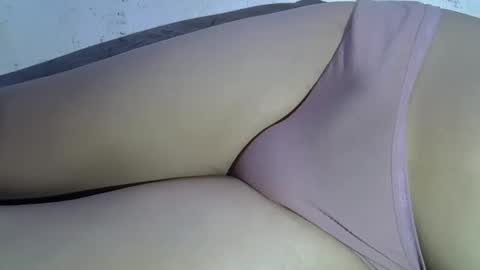 Snapshot of mscumshotter chatting on February 25, 7:52 am mscumshotter online show from February 25, 7:52 am