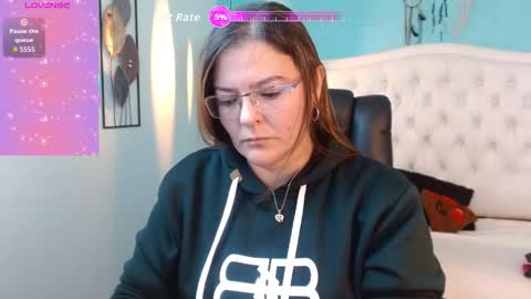 Jossie online show from October 2, 3:35 am