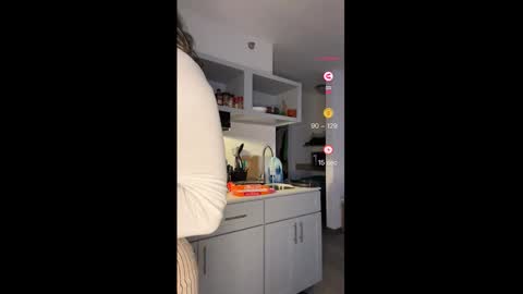 mskitty000 online show from January 15, 10:46 pm