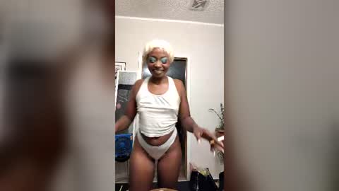 Snapshot of msmystiquee chatting on July 26, 7:26 am Mytiquee online show from July 26, 7:26 am