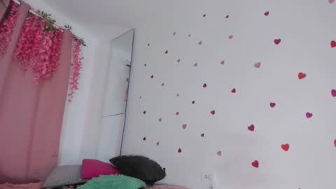 Snapshot of msschloee chatting on February 4, 2:06 am Chloe new account online show from February 4, 2:06 am