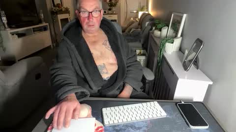 mtb1697 online show from March 18, 12:25 am