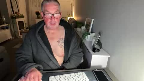 mtb1697 online show from April 9, 10:37 pm