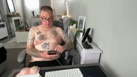 Snapshot of mtb1697 chatting on July 24, 9:40 am mtb1697 online show from July 24, 9:40 am