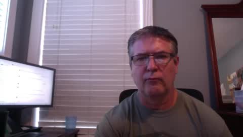 Snapshot of mtbrdr76 chatting on April 20, 9:38 pm Fun time Daddy online show from April 20, 9:38 pm
