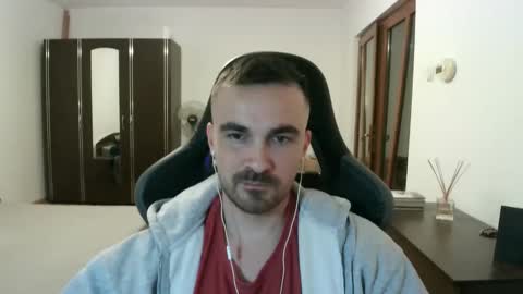 Victor online show from March 15, 7:20 pm