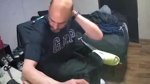 Muffdiver online show from March 1, 12:40 pm