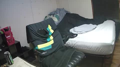 Muffdiver online show from April 5, 2:47 pm