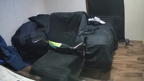 Muffdiver online show from April 18, 6:34 pm