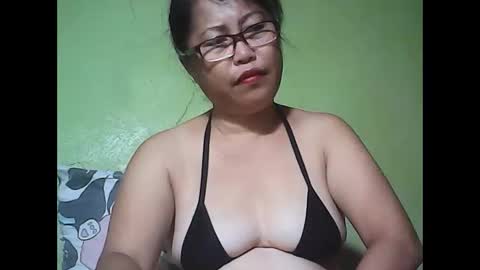 Snapshot of muffy_bunny chatting on May 13, 7:55 pm muffy_bunny online show from May 13, 7:55 pm