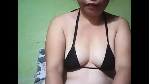 Snapshot of muffy_bunny chatting on May 20, 9:21 pm muffy_bunny online show from May 20, 9:21 pm
