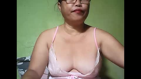 Snapshot of muffy_bunny chatting on May 24, 7:41 pm muffy_bunny online show from May 24, 7:41 pm