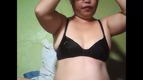 Snapshot of muffy_bunny chatting on June 10, 8:24 am muffy_bunny online show from June 10, 8:24 am