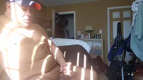 Snapshot of mugsy183 chatting on February 15, 5:53 pm mugsy183 online show from February 15, 5:53 pm