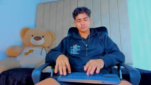 Snapshot of muichiro_tokito1 chatting on February 1, 4:24 am muichiro tokito1 online show from February 1, 4:24 am