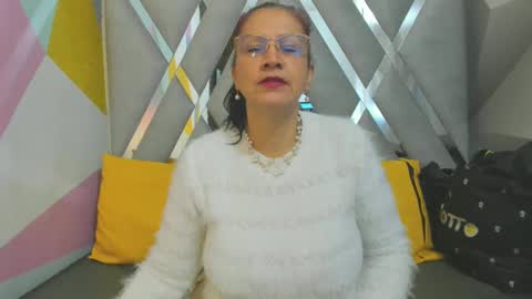 Snapshot of mulan_sexy01 chatting on October 14, 1:34 pm Mulan online show from October 14, 1:34 pm