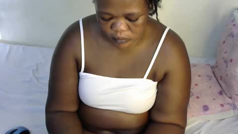 Snapshot of mummy_bobbies chatting on October 17, 3:31 am lina online show from October 17, 3:31 am
