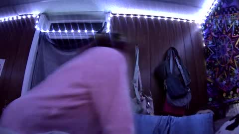 mumnxdor online show from February 13, 11:50 am