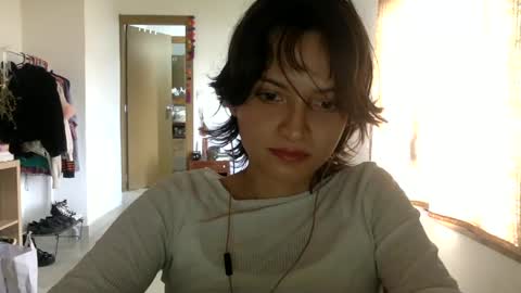 Snapshot of munchi_ chatting on December 17, 5:36 pm online show from December 17, 5:36 pm