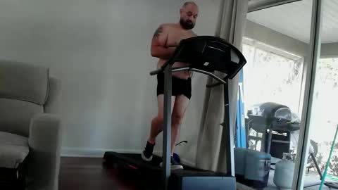 Snapshot of munchies420 chatting on March 3, 12:55 pm Bearded online show from March 3, 12:55 pm