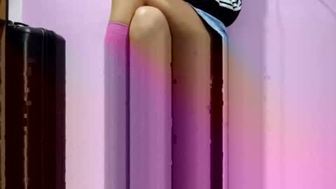 Snapshot of murielbrown chatting on January 25, 1:43 am Muriel online show from January 25, 1:43 am